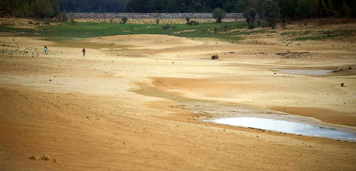 ludovicbu's tweet image. "Le réchauffement climatique en France s’annonce pire que prévu" annonce le @CNRS. "les chercheurs ont montré que la France de 2100 pourrait être 3,8 °C plus chaude que celle du début du XXe siècle". Un désastre en vue...

buff.ly/3EKnd3f 

#France #Climat #chaleur