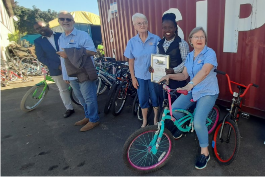 9400Rotary's tweet photo. #RotaryD9400 #RotaryClubofEmpangeniD9370 #RotaryClubofCypressCreekD6990 #Donations #Rotarians #BicycleExerciseProgramme #SitholinhlanhlaPrimarySchool https://t.co/YddCmqwzKR