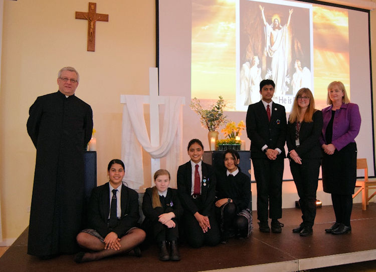 RCNewSchools's tweet photo. At the start of the academic year, Kate Pereira, Headteacher of St John Fisher Catholic High School in Peterborough, outlines the many positive reasons for sending children to a Catholic school. @sjfpeterborough @RCEastAnglia 
https://t.co/Z8A5lfQIXZ https://t.co/b0PMBmdIQq