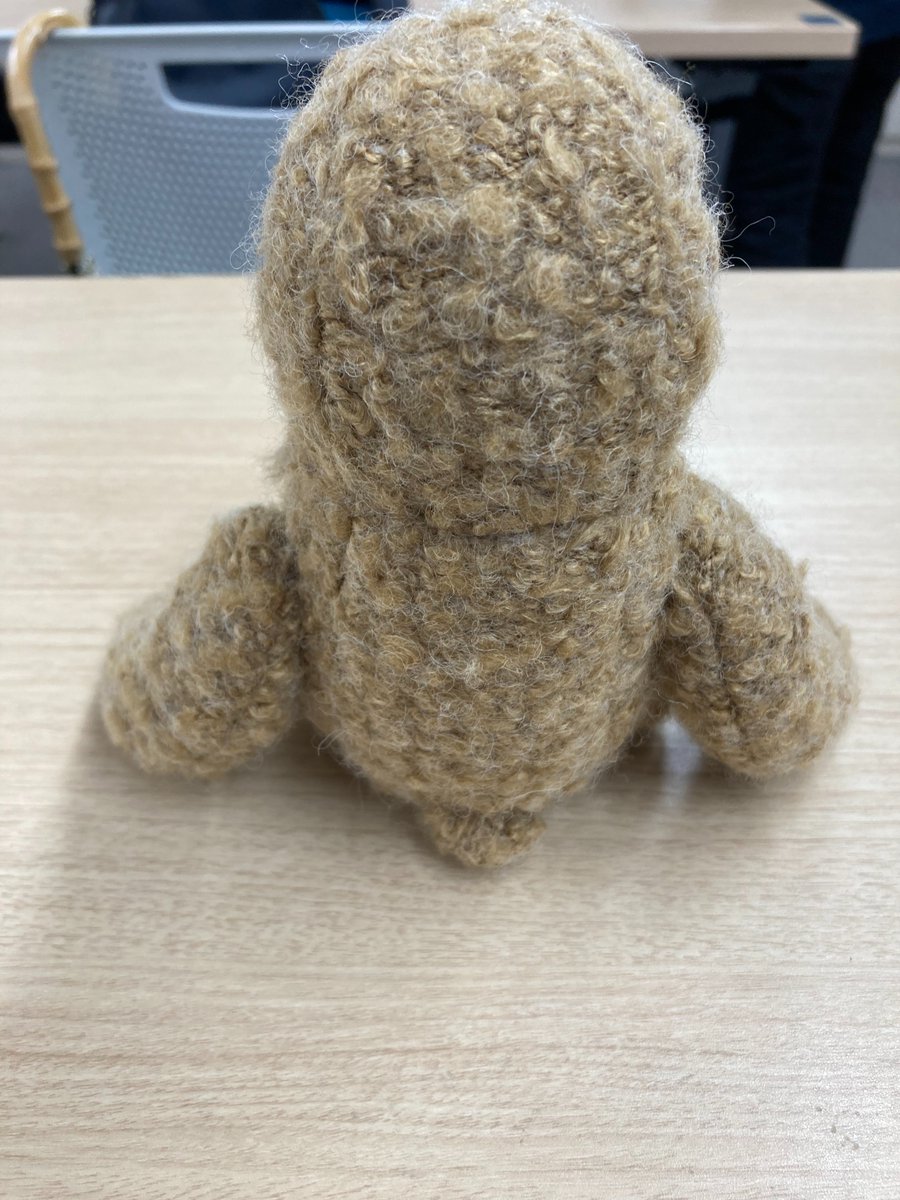 yosu's tweet photo. ナマケモノのぬいぐるみ完成した。ひつじに続いてこれで４体目。 https://t.co/tzEjkPrEU1