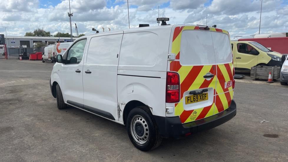 CVAAuctions's tweet image. For the Next Van Auction - 14th September 

Choice available - Direct Company 

2019 (69) Vauxhall Vivaro 2900 1.5D 100ps Edition

🔨 Built out with workspace area. 

⏰ Low mileages #workvan #readyforwork #whitevan