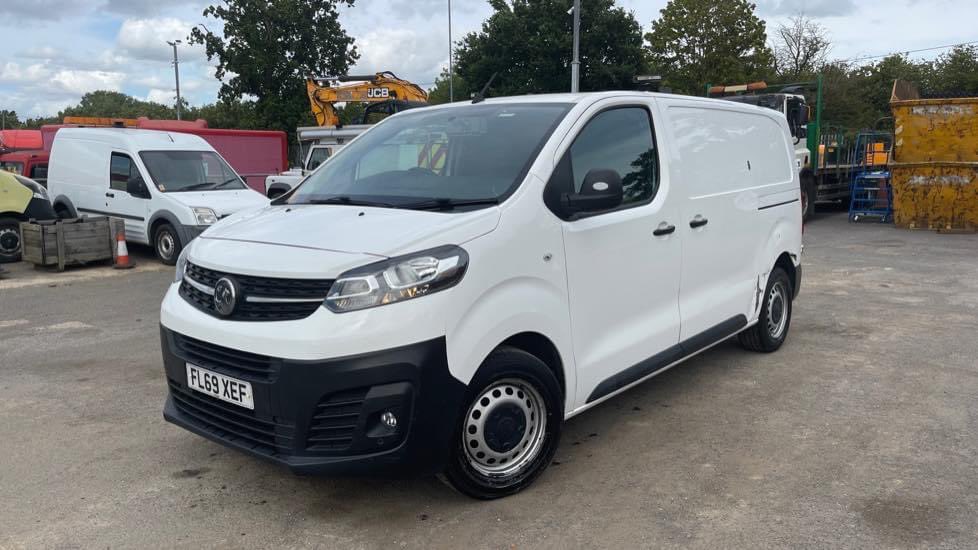 CVAAuctions's tweet image. For the Next Van Auction - 14th September 

Choice available - Direct Company 

2019 (69) Vauxhall Vivaro 2900 1.5D 100ps Edition

🔨 Built out with workspace area. 

⏰ Low mileages #workvan #readyforwork #whitevan