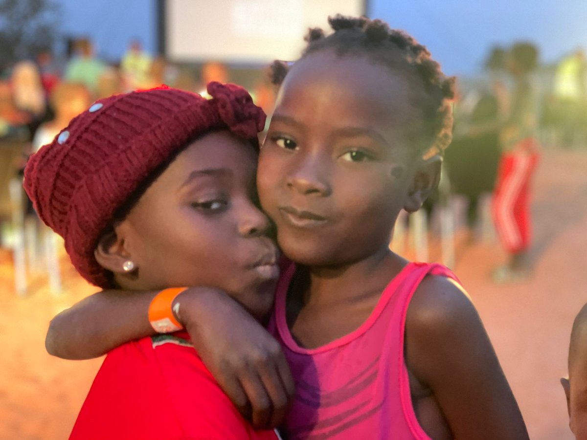 CINEZUNGA's tweet photo. Distrito do Kilamba • Bairro 5 fios
O #CineZunga é um espaço para todas as idades, um espaço de família, de lazer e diversão.
Junta-te à festa do cinema Angola! https://t.co/feG56eyn9I