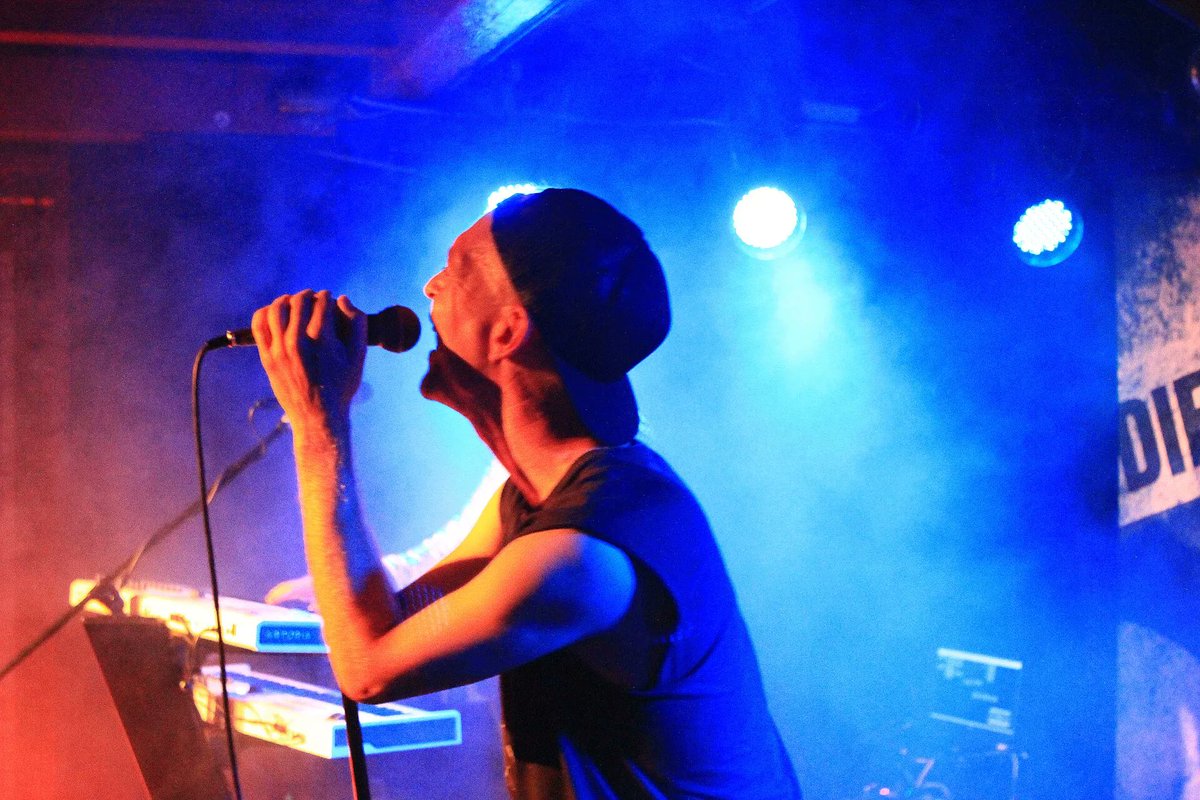 Janko ist Live immer mit vollem Einsatz und Gefühl dabei. So auch bei unserem Auftritt am 25. August um Marx in der Markthalle!
#konzert #live #hamburg #dieseelen #synthpop