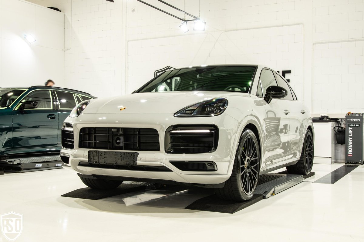 Porsche Cayenne coated with a Modesta Nederland coating - @rideandshinedetailing

#modesta #carcare #modestacoating #ceramiccoating #glasscoating #carcoating #ppfcoating #porschecoating #porschecaynne