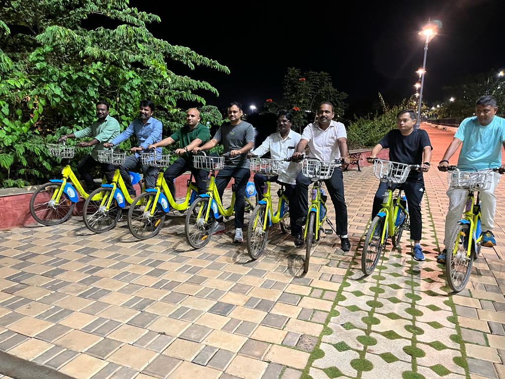 Dr. Rudresh Ghali(K.A.S), M. D(HDSCL)visited Tolankere lake on 05-09-2023 to review the status of Tolankere Park & Lake and also tested the Public Bicycle Sharing projects for it's 'new OTP based services for Docking and Undocking of the bicycles' for bicycle station near lake.