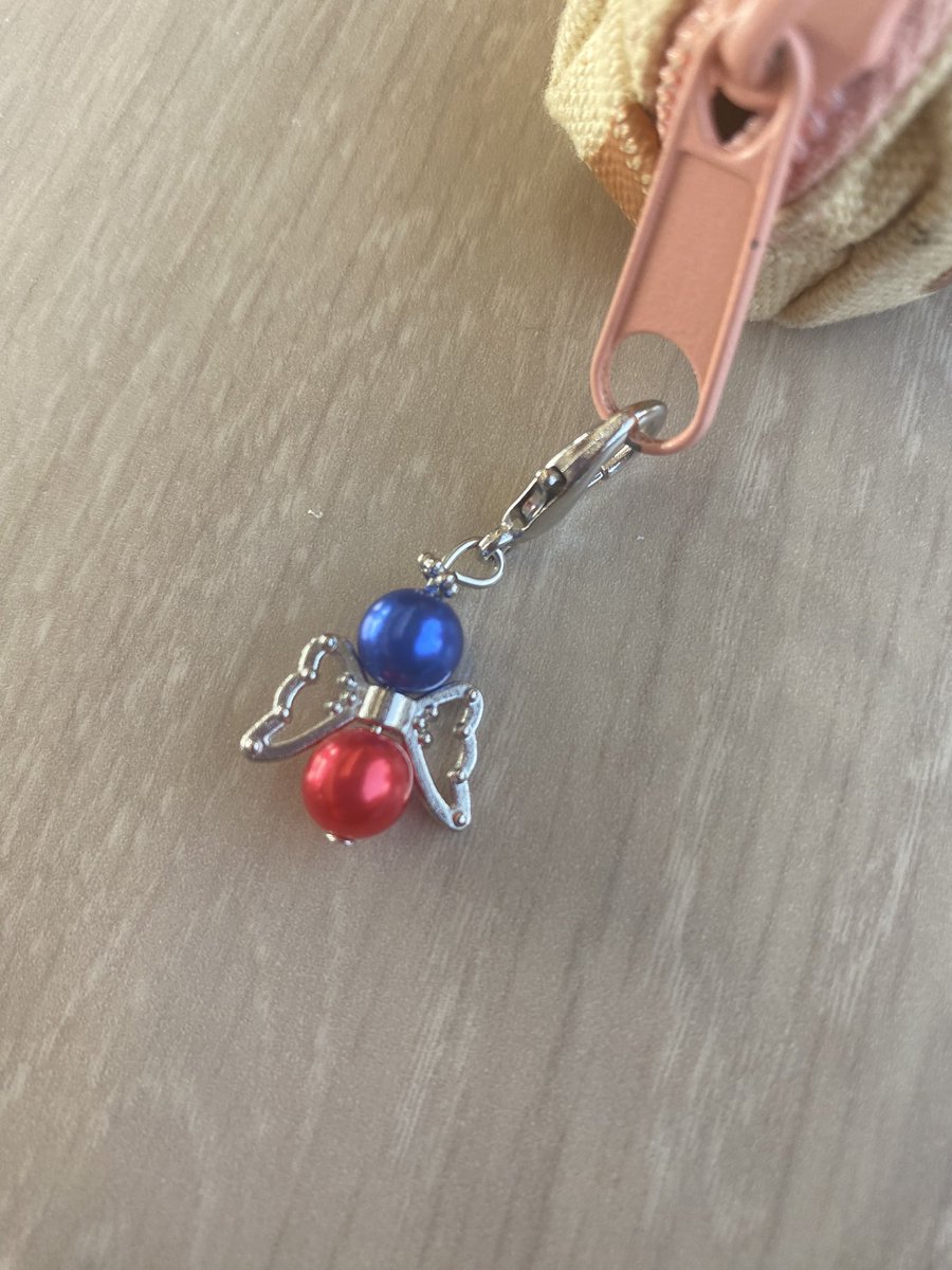 #staffkindness walked into staff room to these lovely little home made gifts, a staff member made the whole team one each to say thank you for their kindness and support over last few month 🥰 <a href="/RiversideUK/">Riverside Group</a> <a href="/Carolin57307188/">Caroline Adams</a> <a href="/VicSalm/">Victoria Salm</a>