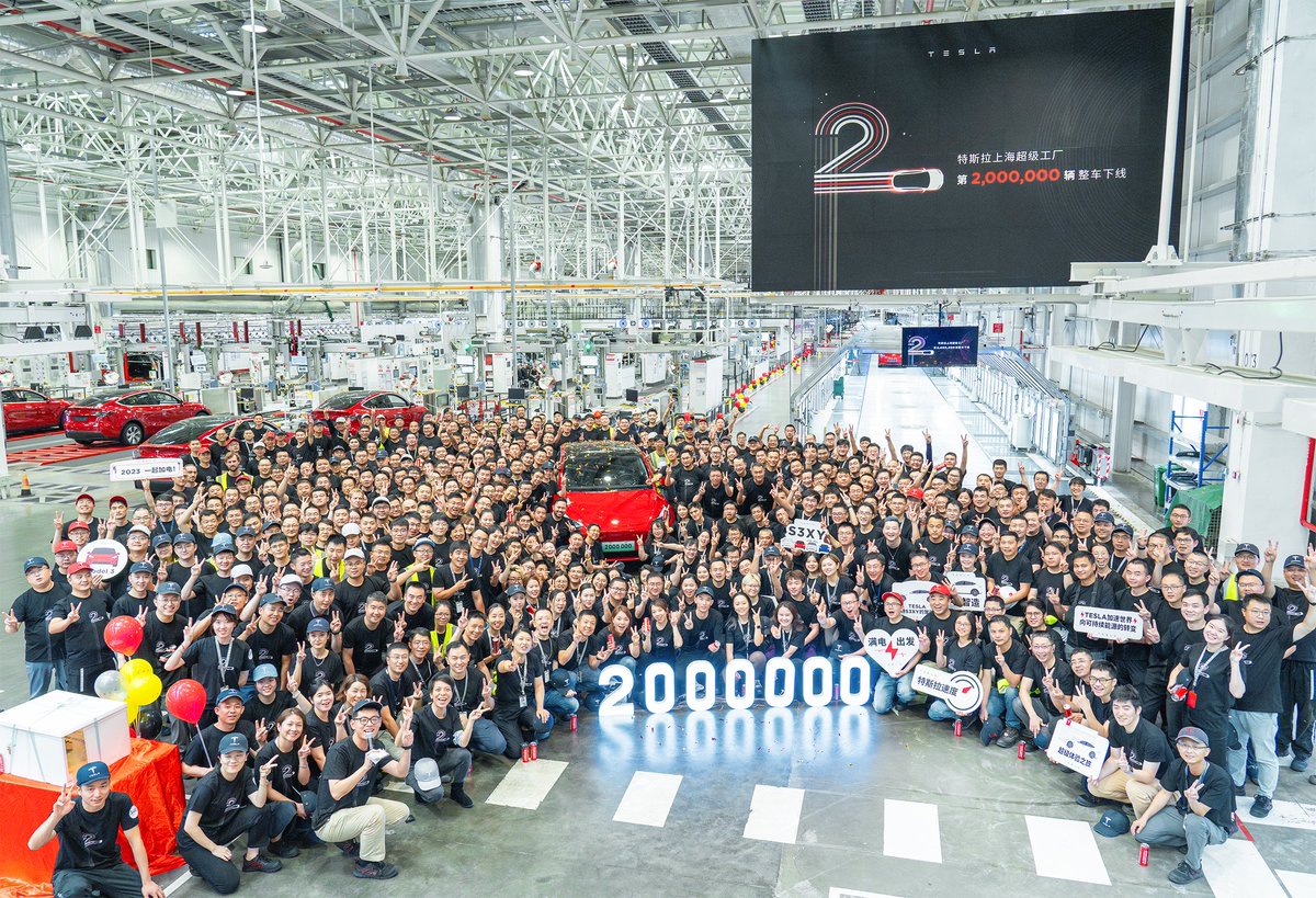 Tesla_Asia's tweet photo. Gigafactory Shanghai achieves 2 million production milestone 🎉 https://t.co/R3UxQ4Xal7