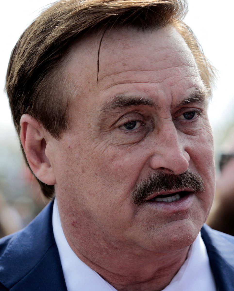 OmarRiverosays's tweet image. BREAKING: MyPillow CEO Mike Lindell throws a fit, whines that he’s dead broke, has “never been in debt like this,” and had to “borrow millions of dollars” in “the last few months” in order to fight the massive lawsuits against him for pushing Trump’s Big Lie.

Lindell humiliated…