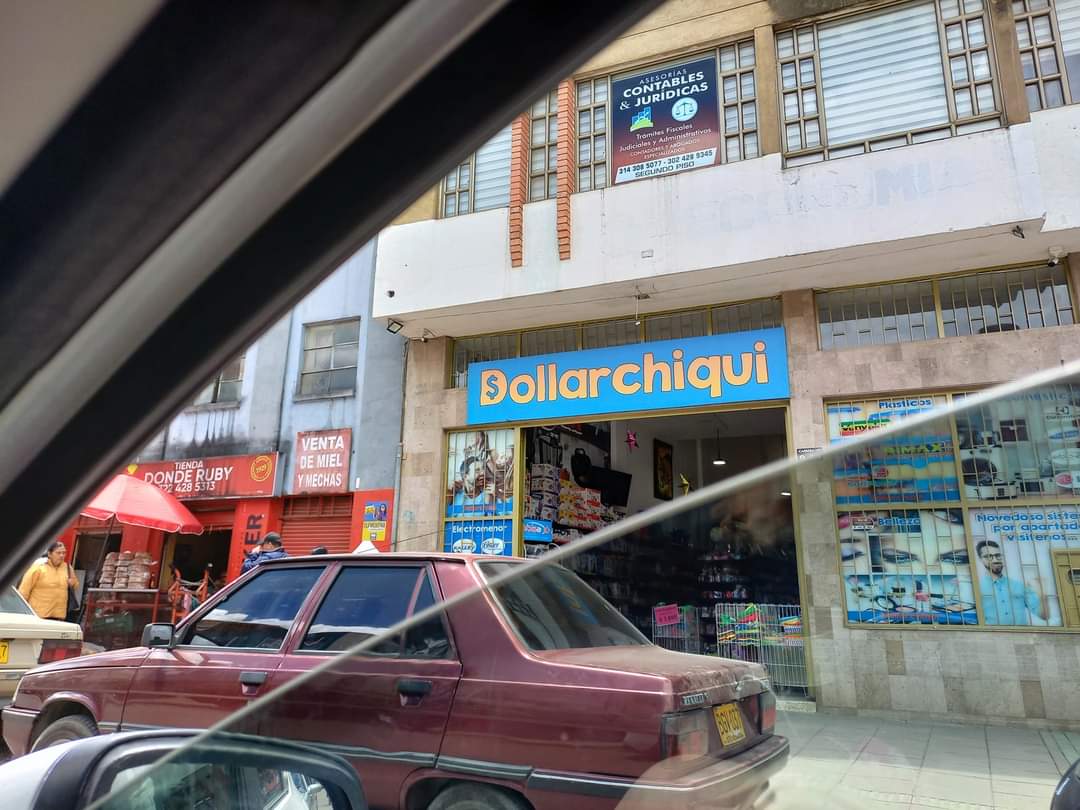 ¡Que se tenga Dollarcity¡ Ahora sí le llegó competencia. "Dolarchiqui". 😅