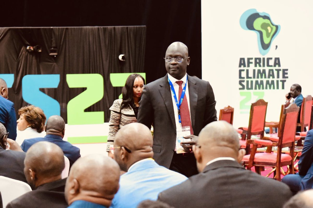 Coordinating sidelines meetings during the Climate Summit .