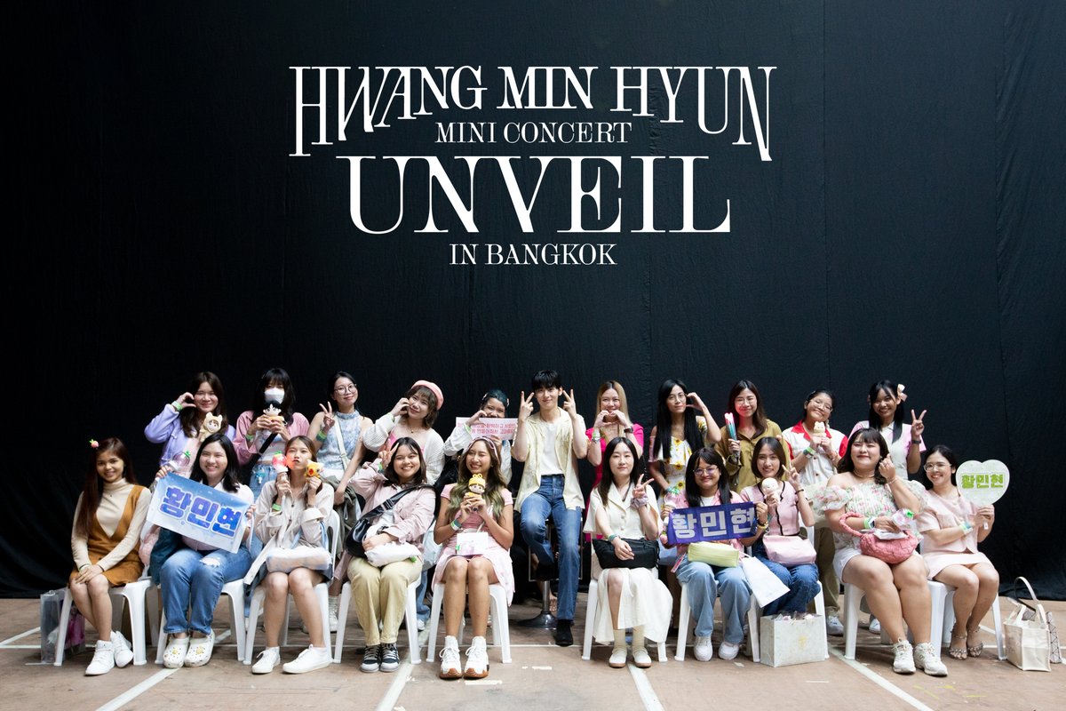 achiactivation's tweet photo. 2023 HWANG MIN HYUN MINI CONCERT <UNVEIL> IN BANGKOK

🍑ภาพกรุ๊ปโฟโต้ / Group Photo (2)

All Photo HD Link > https://t.co/qysqba8gIn

#황민현 #HWANGMINHYUN #UNVEIL_IN_BKK
#PLEDISENTERTAINMENT #CHANACTIVATION #WP24Group #VIUThailand #ACHIACTIVATION #THECONCERT https://t.co/6TIevA0J3N