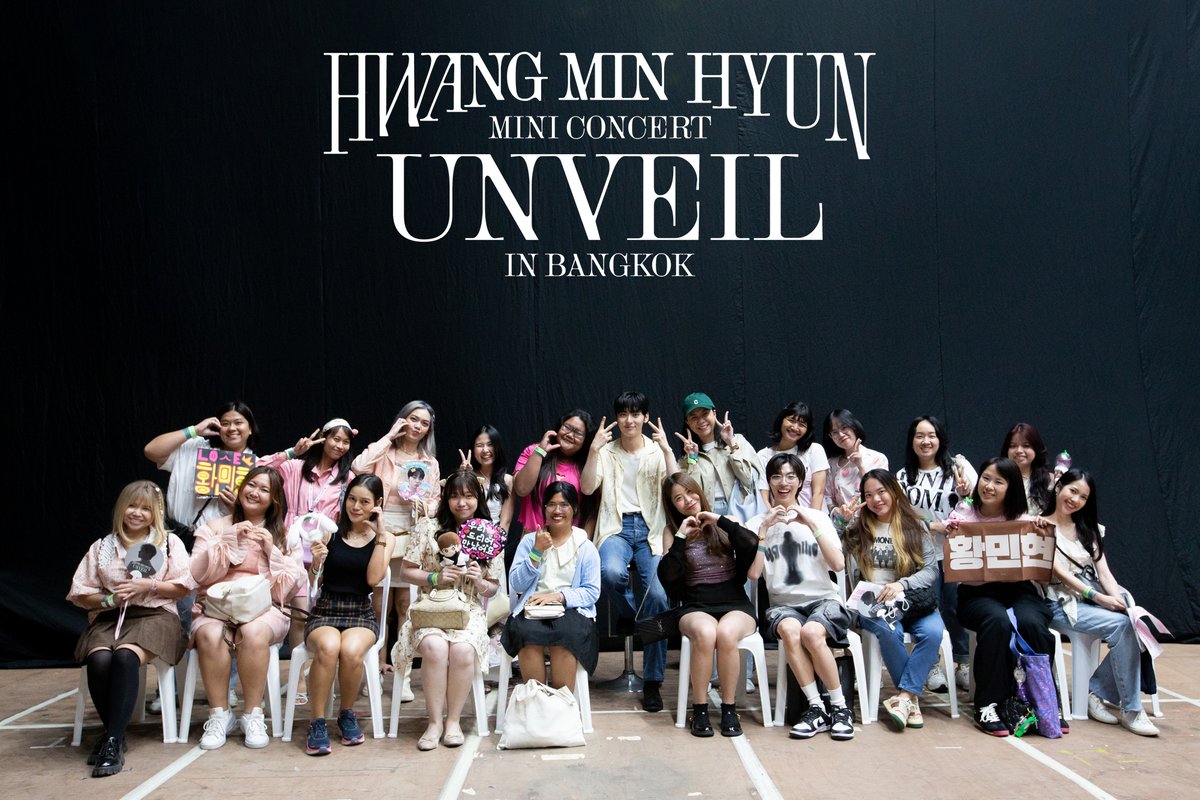 achiactivation's tweet photo. 2023 HWANG MIN HYUN MINI CONCERT <UNVEIL> IN BANGKOK

🍑ภาพกรุ๊ปโฟโต้ / Group Photo (2)

All Photo HD Link > https://t.co/qysqba8gIn

#황민현 #HWANGMINHYUN #UNVEIL_IN_BKK
#PLEDISENTERTAINMENT #CHANACTIVATION #WP24Group #VIUThailand #ACHIACTIVATION #THECONCERT https://t.co/6TIevA0J3N