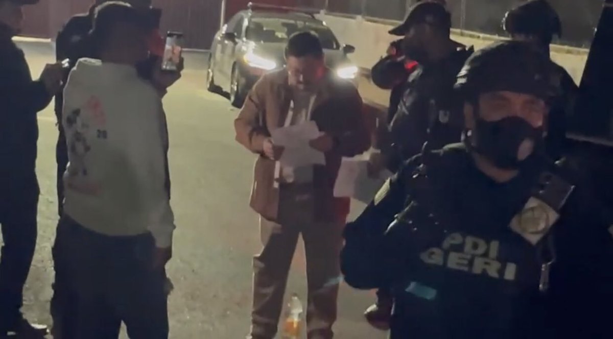 amarilloalarcon's tweet photo. #Inedito #AbusoDelPoder
#PoderDe4T
#Fiscal de #Morelos #UrielCarmona QUEDARÁ CONFINADO EN EL #CEFERESO1 #Altiplano en Almoloya de Juárez, #Edomex
La @FiscaliaCDMX cumplió el llamado #SecuestroPolitico y sin razonamiento jurídico ordena mediante juez d consigna el
Traslado https://t.co/Zo8gnniYSL