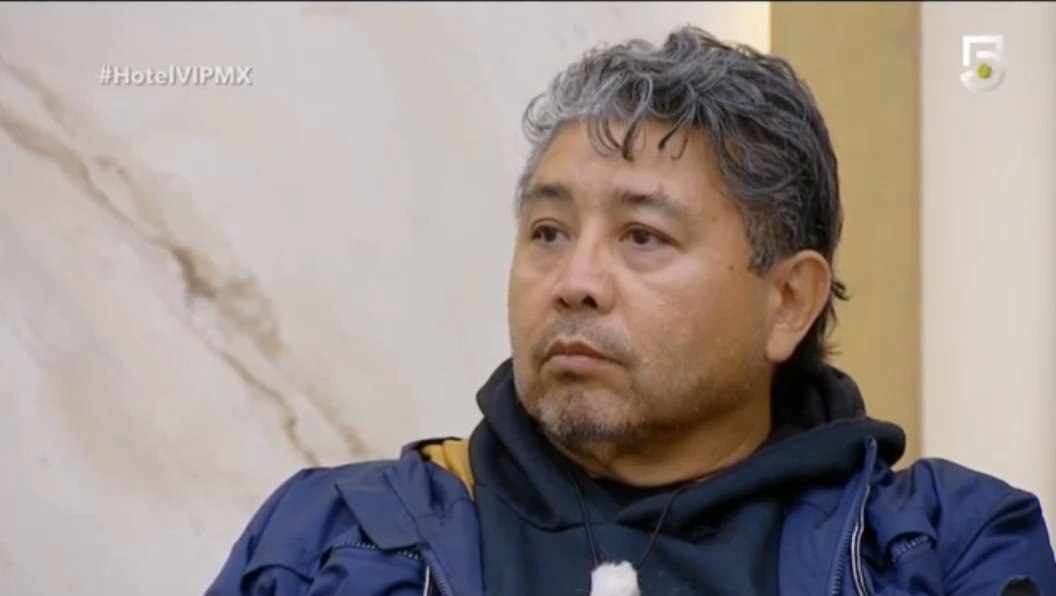 Ocelotl_Mx's tweet photo. @HotelVIPmx @ligiauriarteTV Les notifican la situación de Roberto. ☹️

#TeamLigia #HotelVIPMX #HotelVipE14
#TeamVerde💚#TeamLaMafia #TeamStaff https://t.co/KQUzOBJ8a2