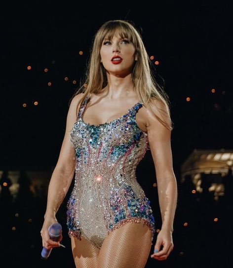 whoever likes this, would date you.

whoever rts this, would fuck you.