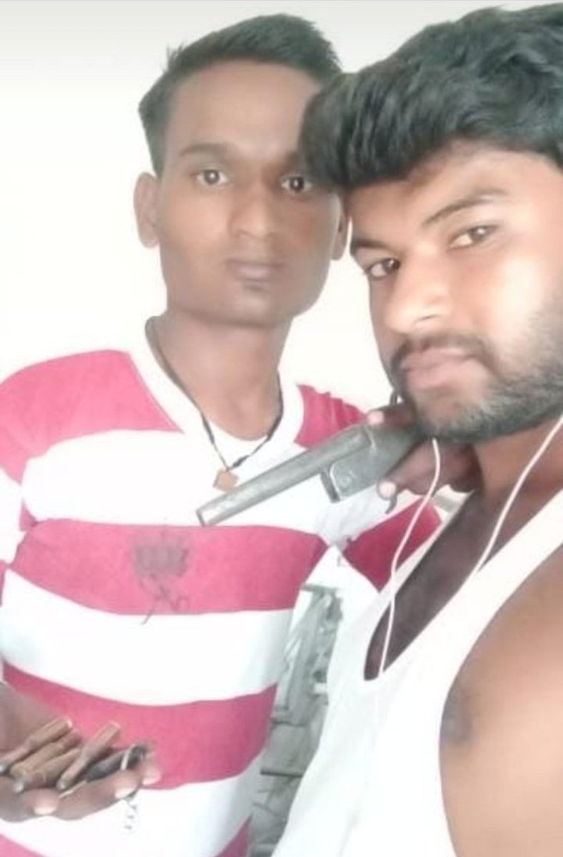 Satyend93171189's tweet photo. @RamanDi56524846 @Uppolice @mahobapolice @ADGZonPrayagraj @Mahiba @Uppolice @mahobapolice @DMmahoba @myogiadityanath #UPCM देखे श्रीमान जी महोबा पुलिस प्रशासन की कार्य शैली #योगीसरकार की छवि धूमिल करने मे लगी #महोबापुलिस आम जानता का विश्वास उठता जा रहा है योगी सरकार से मझलवारा ग्रामीणों मे भय व्याप्त https://t.co/6wSyAxmNKd