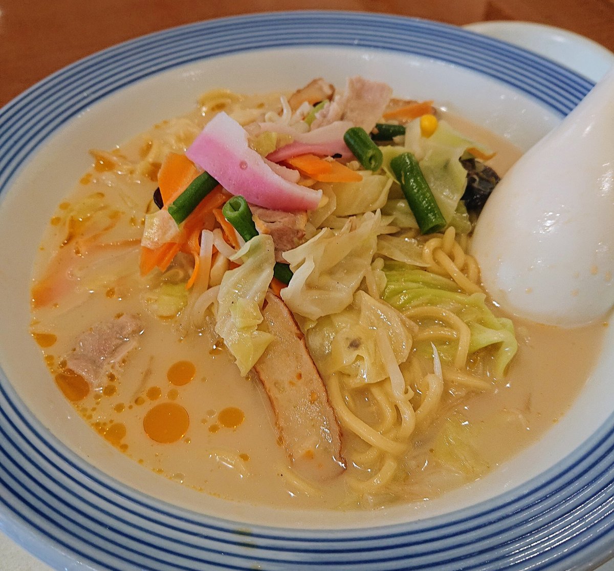 SNZinakamono's tweet photo. 🌤️ランチ🍙 リンガーハット🎩
チャンポン🍜
こちらは突如食べたくなる🤩
野菜たっぷり👍
午後もスマートに👔 https://t.co/Z9iFLT1Bd1