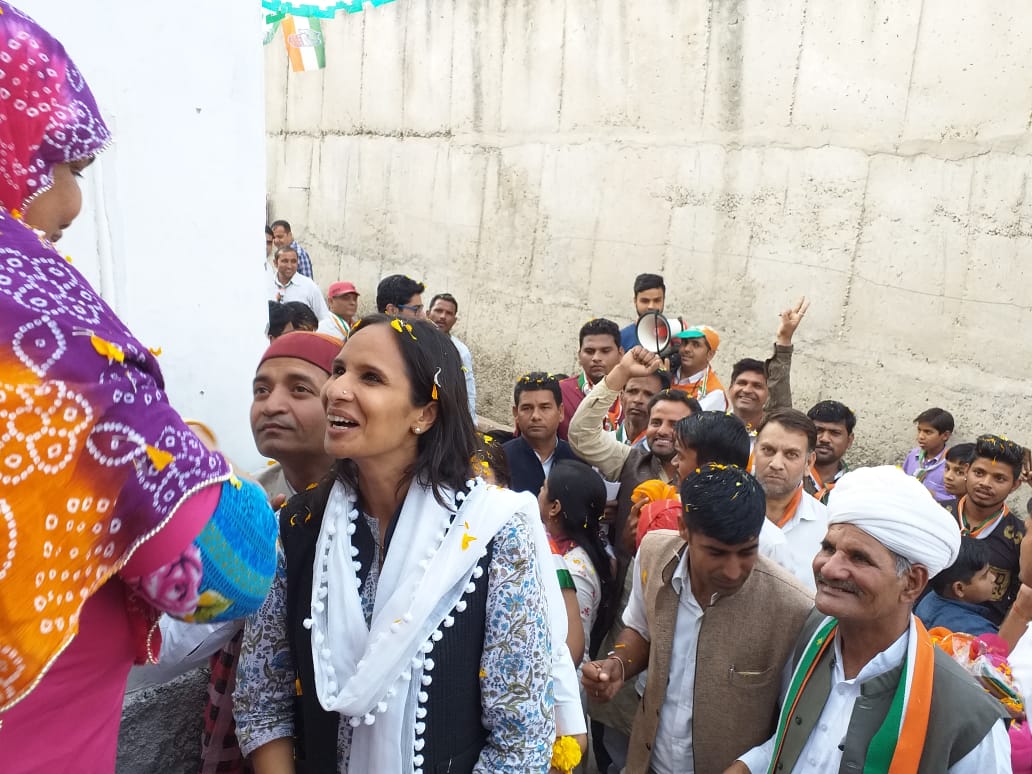 SahabramSangria's tweet photo. #sahabrambishnoi
माननीय मुख्यमंत्री श्री अशोक गहलोत जी के गृह जिले जोधपुर में गहलोत साहब के भतीजे श्री राजेश जी गहलोत व बेटी सोनिया गहलोत के साथ कांग्रेस पार्टी का #2014 मे प्रचार प्रसार करते हुए
#AshokGehlot #Congress #MallikarjunKharge 
#sukhjindersinghrandhawa #RahulGandhi https://t.co/XauLhjKPBv