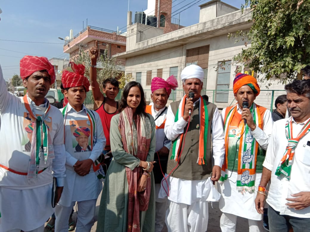 SahabramSangria's tweet photo. #sahabrambishnoi
माननीय मुख्यमंत्री श्री अशोक गहलोत जी के गृह जिले जोधपुर में गहलोत साहब के भतीजे श्री राजेश जी गहलोत व बेटी सोनिया गहलोत के साथ कांग्रेस पार्टी का #2014 मे प्रचार प्रसार करते हुए
#AshokGehlot #Congress #MallikarjunKharge 
#sukhjindersinghrandhawa #RahulGandhi https://t.co/XauLhjKPBv