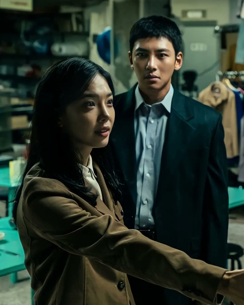 janwook's tweet photo. Worried or jealous?🤔😍💙
The Worst of Evil starring Ji Chang-wook, Wi Ha-joon, and Im Se-mi. Scheduled for release on Disney+, September 27, 2023.
#JiChangWook
#TheWorstOfEvil
@jichangwook🤍
@disneyplus
#mostversatileactor https://t.co/wcVbc0QSmt