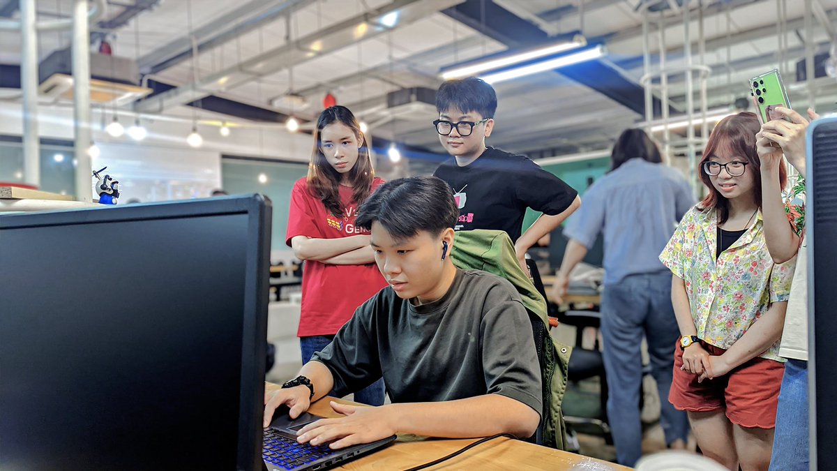 Officience tweet media