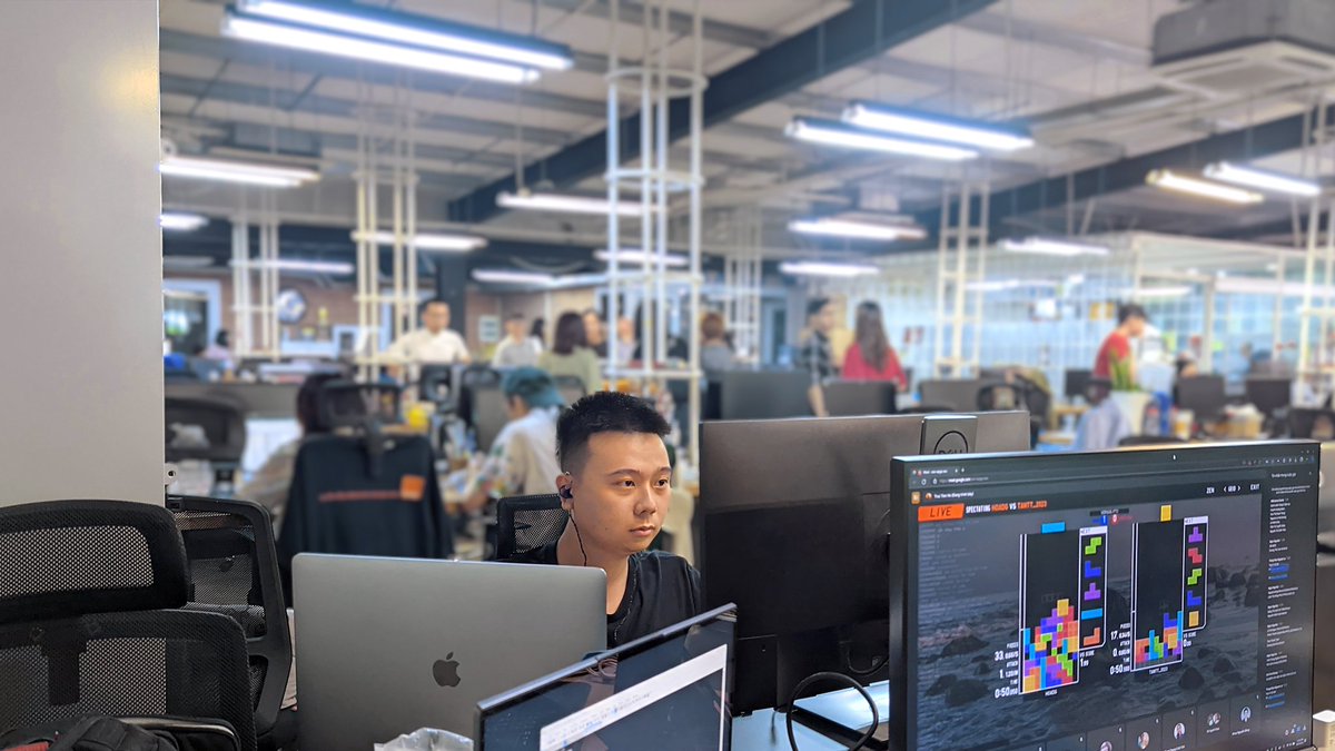 Officience tweet media