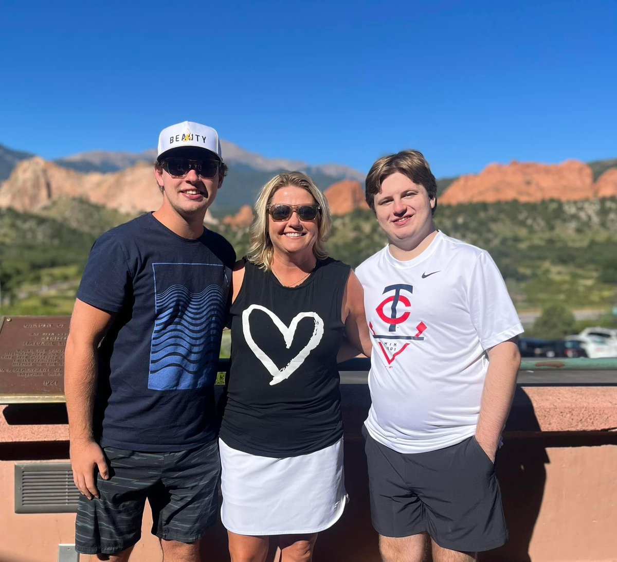 peytonayers21's tweet photo. Couple flicks from our time in Colorado Springs. 😁 #beauty https://t.co/7uMmDPURyS