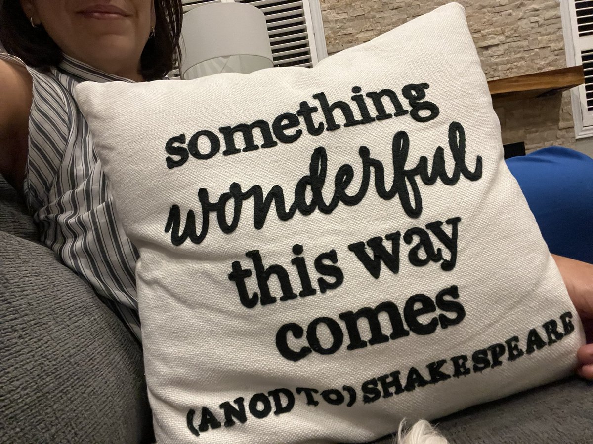 MammaRosati's tweet photo. It’s a great day to be a Bulldog! So grateful to spend an awesome PD Day with such a warm, talented and student-centred staff. I’ve landed in a pretty special place. Very excited to welcome students of Saint Andre Bessette as their new principal. #BestFirstDay #HappyNewSchoolYear https://t.co/UFAYw6QL0b