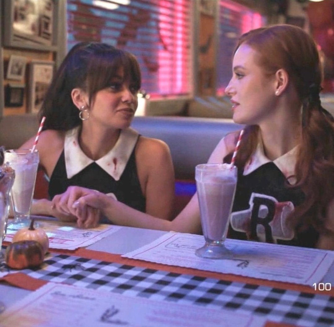 haught_way69's tweet photo. #Choni Parallels 

#ChoniWeek #ChoniEndgame https://t.co/QhEjmSQvqr