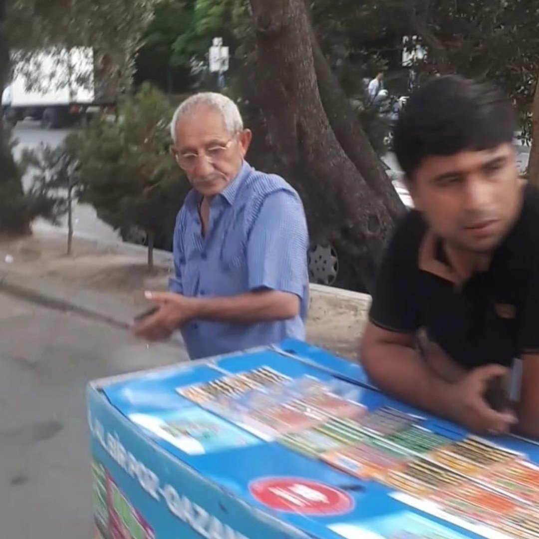 Beyler 12 kez milli piyango bileti aldım hepsinde kaybettim, şu an 13. bileti alıyorum inşallah kazanırım