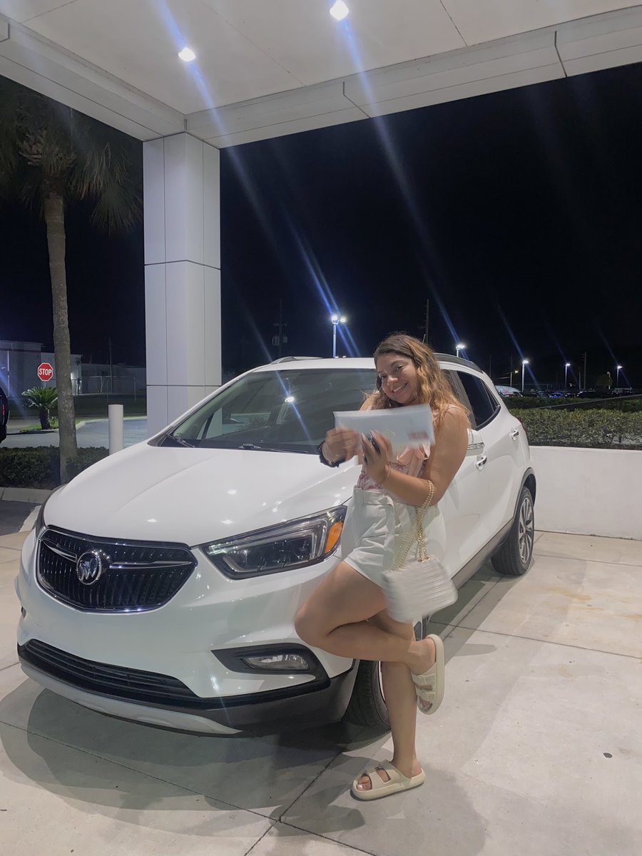 AMIGOS!! Me acabo de comprar mi primer carro y estoy muy feliz 😭😭😭❤️‍🩹❤️‍🩹❤️‍🩹❤️‍🩹❤️‍🩹