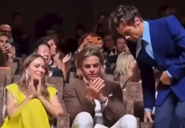 PopBase's tweet photo. One year ago today, ‘Don’t Worry Darling’ premiered at the Venice Film Festival. https://t.co/bzqT8EaI4L