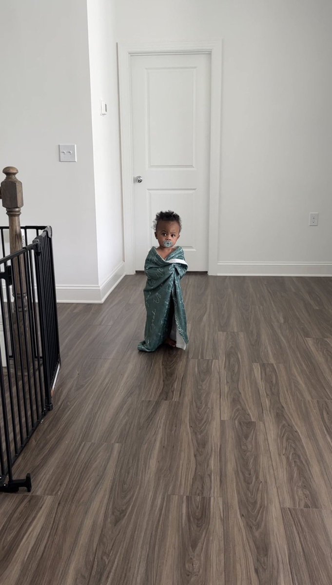 me coming out my room anytime i smell food