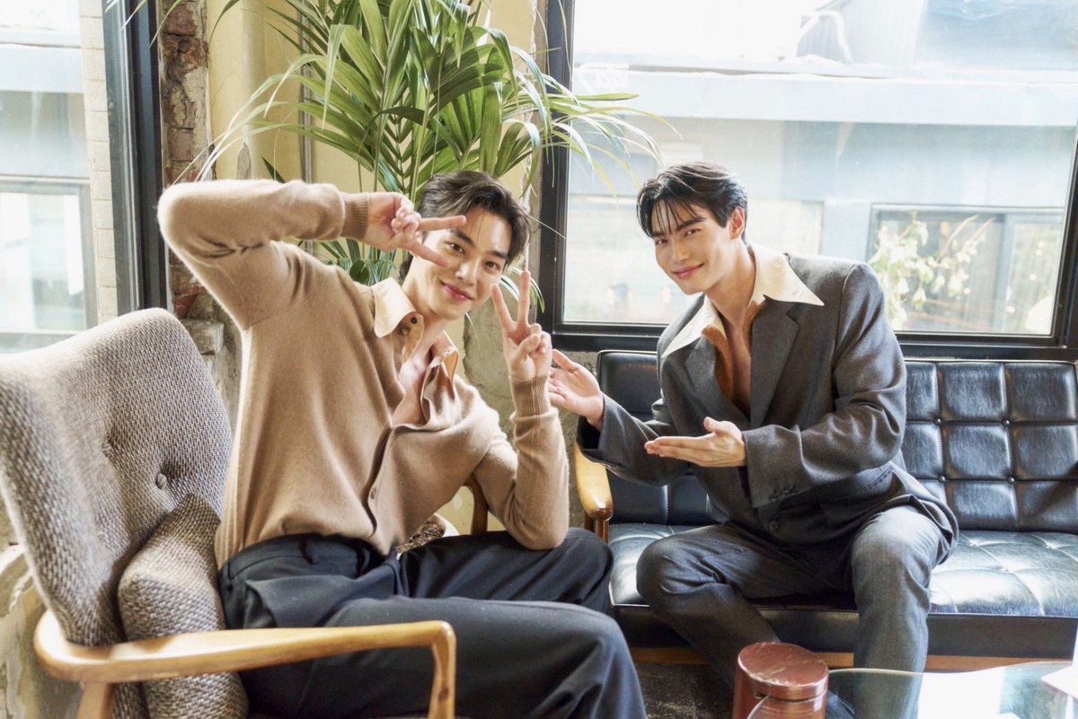 GMMTV's tweet photo. ภาพ Prada Ambassador “วิน-เมธวิน” จากงาน PRADA MODE ที่จัดขึ้นเมื่อวานนี้ ณ กรุงโซล ประเทศเกาหลีใต้

#PradaMode #Prada
#GMMTV https://t.co/CCQzmeg0mY