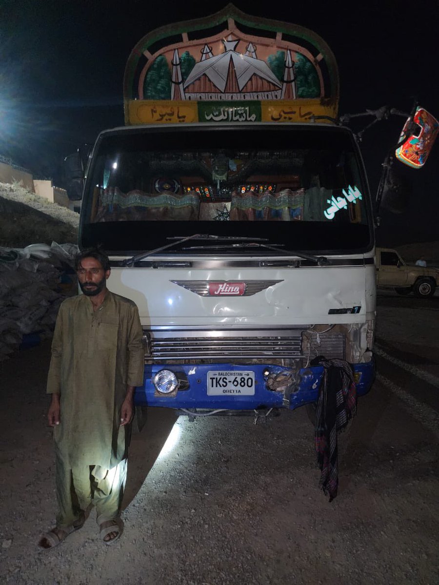 PakSarfrazbugti's tweet photo. وزیر اعظم پاکستان @anwaar_kakar کی ہدایات پر پورے ملک میں اسمگلنگ کے خلاف کریک ڈاؤن کا آغاز کر دیا گیا ہے۔ FC بلوچستان North نے گزشتہ رات کامیاب آپریشن میں چینی افغانستان  اسمگل کرنے کی کوشش ناکام بنا دی ہے۔ https://t.co/mX0YqSdz8L
