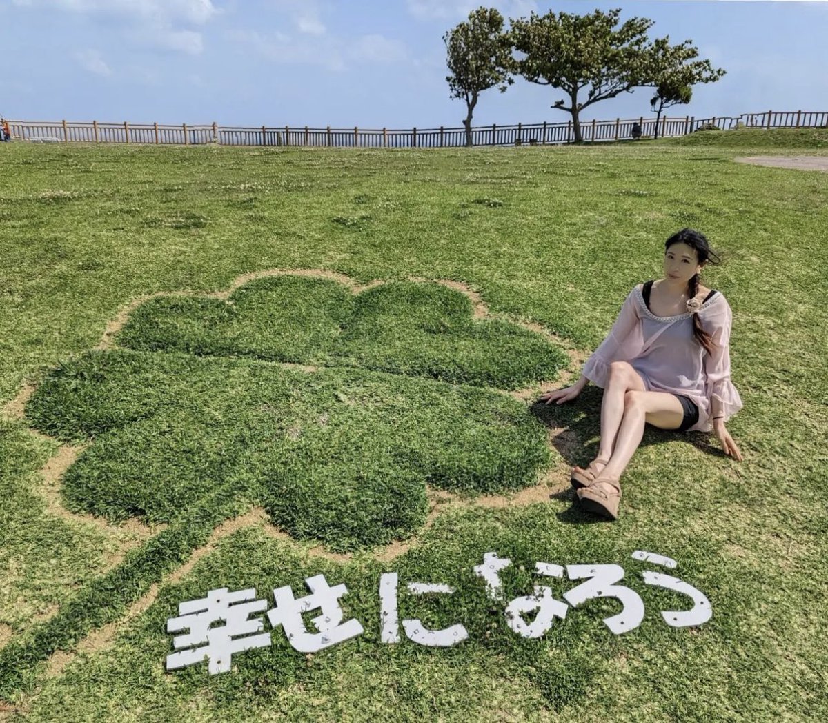 alamodeweb's tweet photo. 夏も終わってしまいましたね🍀

だからといってまだ秋🍂という訳でもなく。
沖縄の人気スポットでのえなみです⛱️✈️

#おすすめ #フォロー #フォローお願いします
#YouTube #チャンネル登録 #アラモード #えなみ https://t.co/ps0TDyXSm9