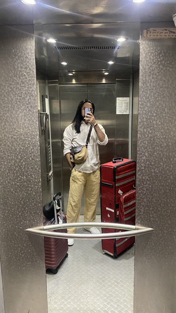 vnykofficial's tweet photo. Fir bhaago airport https://t.co/sI5P87ThEw