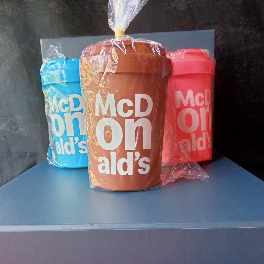 collectologic's tweet image. Periode 1 - Complete. 😍

- Kapasitas 560 ML.
- Bahan menggunakan plastik 5-PP.
- Agak tebal namun ringan.
- Peruntukan untuk mode genggam/santai.

Sampai ketemu tgl 15, depan.

#Collectibles #ZonaJajan #ZonaUang #ZonaBA #Tumbler #MCDID #HobiKoleksi #MCDxPokemonGO #Mekdi