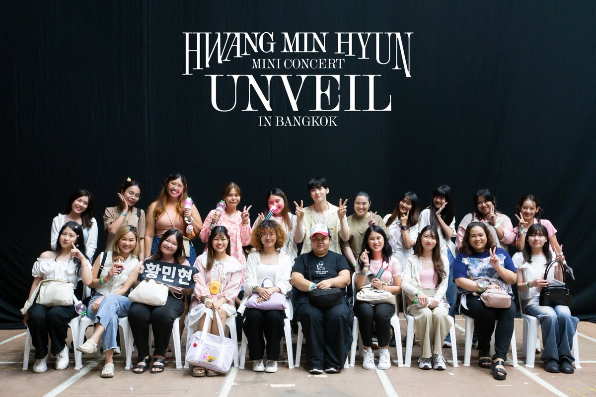 2023 HWANG MIN HYUN MINI CONCERT <UNVEIL> IN BANGKOK
ภาพกรุ๊ปโฟโต้ / Group Photo
เมื่อวันที่ 2 ก.ย. ที่ผ่านมา ณ อินดอร์ สเตเดี้ยม หัวหมาก

Photo HD Link > drive.google.com/drive/folders/…