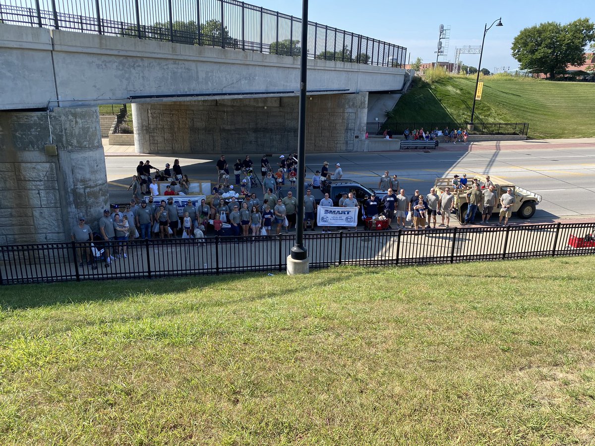 IllinoisTd's tweet photo. SMART-TD Illinois Locals Labor Day parades in Galesburg, IL and Keokuk, IA.    @IowaAFLCIO @ILAFLCIO @SenatorHalpin @ILSenDems https://t.co/LbMp839pyt