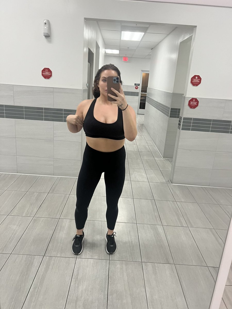 emmaanicoleee's tweet photo. I have fallen in love with the gym again. That’s all. 🫶🏼 https://t.co/Kv2KUmYqJw