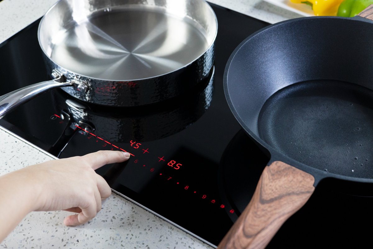 wuyingying96233's tweet image. Built-in induction cooktop with two cooking zone.
Hidden button makes your cooktop cleaner and neater. #inductioncooktop #inductioncooker #infraredcooker #kitchenappliances #kitchenitems #householdappliances #kitcheneletronics