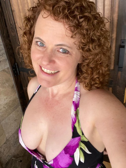 Sunday funday was great.  There was a huge crowd and I had a wonderful time with friends.  https://t<a href="/tag/redhead"class="tags"><span>#redhead</span></a><a href="/tag/sundayfunday"class="tags"><span>#sundayfunday</span></a><a href="/tag/milf"class="tags"><span>#milf</span></a><a href="/tag/coloradogirls"class="tags"><span>#coloradogirls</span></a>