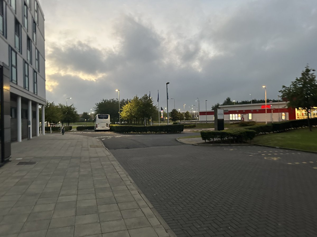 martinlecomte's tweet photo. Little run this morning in new location. - didnβt get lost ππ½. But failed to get Strava to work to log my distance . Aiming for 100K this month β¦ that goal is a long way off though π³
#noexcuses #getfit2023 #trusttheprocess #RFBR https://t.co/57VmEXG9Um
