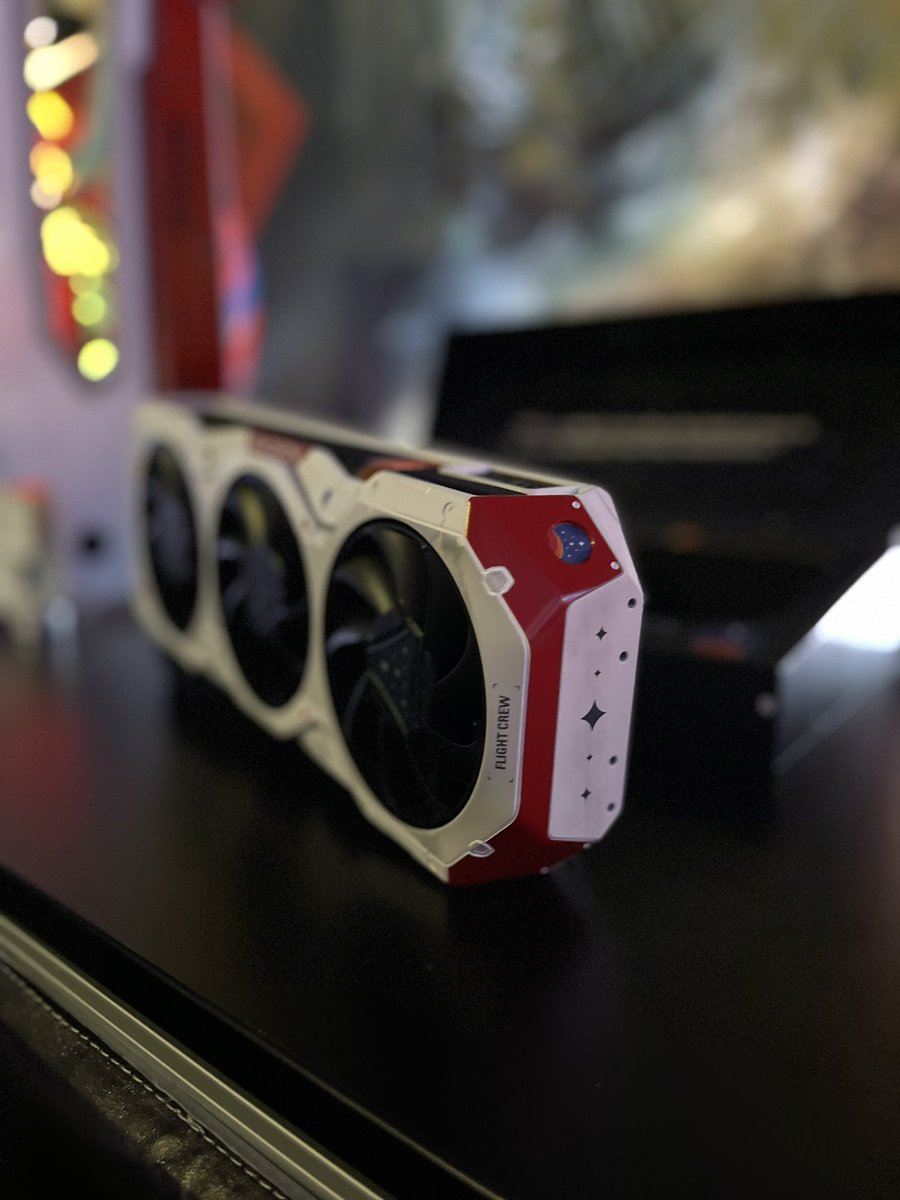 angadsingh06's tweet image. Thanks to the team at the Booth to let me take pictures and video as they are not available for mere mortals and only 500 of these exist in the world.