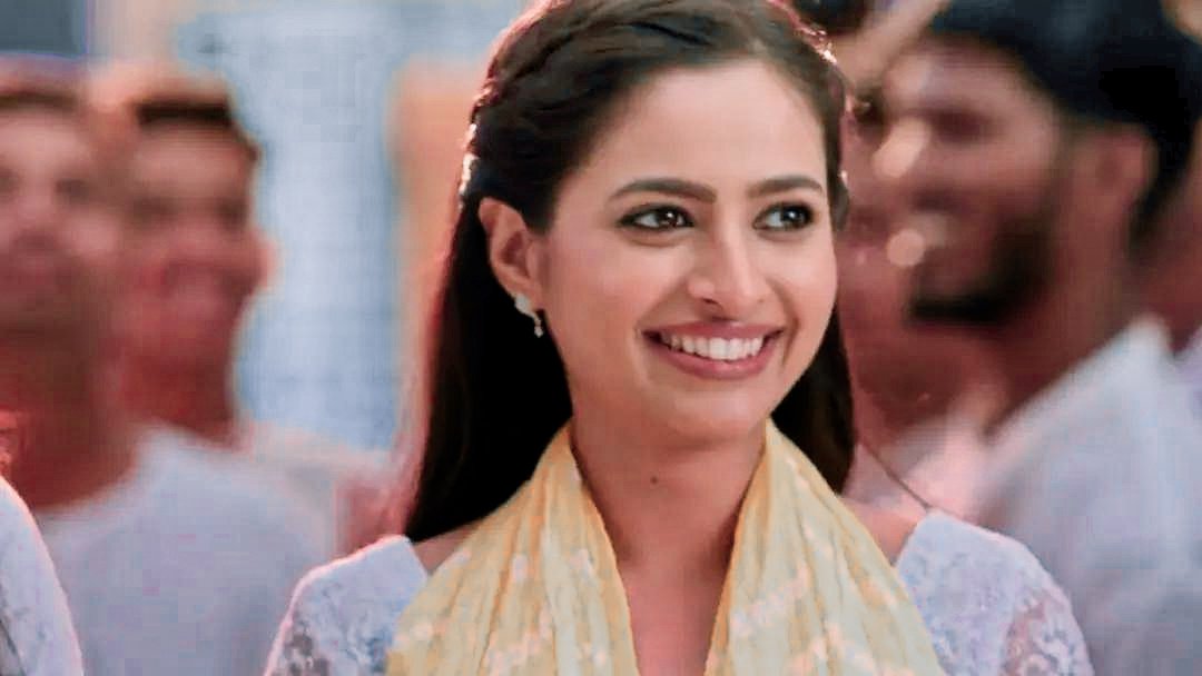 ponvarshini777's tweet photo. Aaru caps from today's episode 🤍💛
#yrkkh #KarishmaSawant #Ks #Aaru #Aarohi #Arohi #Matashree https://t.co/0roykqkQhB