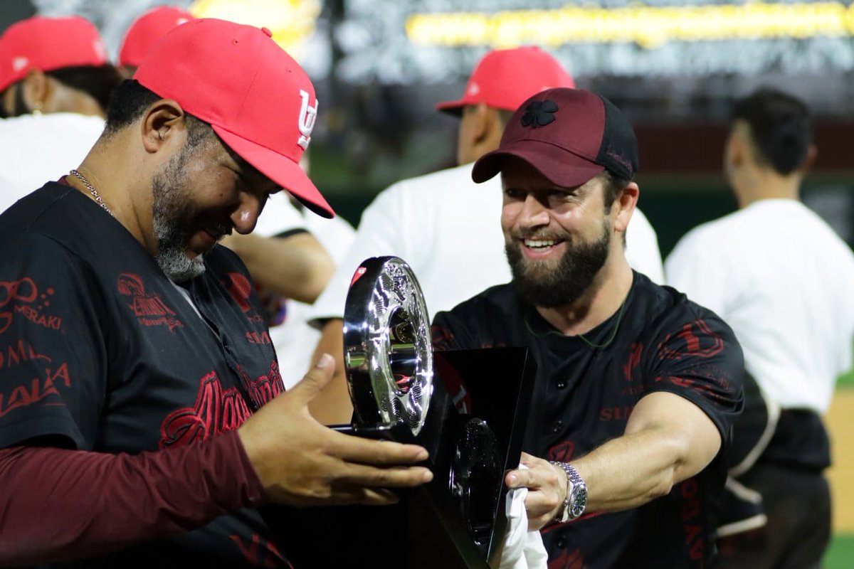 AlgodonerosUL's tweet photo. Señoras y señores... ¡Oficialmente somos los campeones de la zona norte! 🫶🏻👊🏻🔥 https://t.co/2NnBemsRml