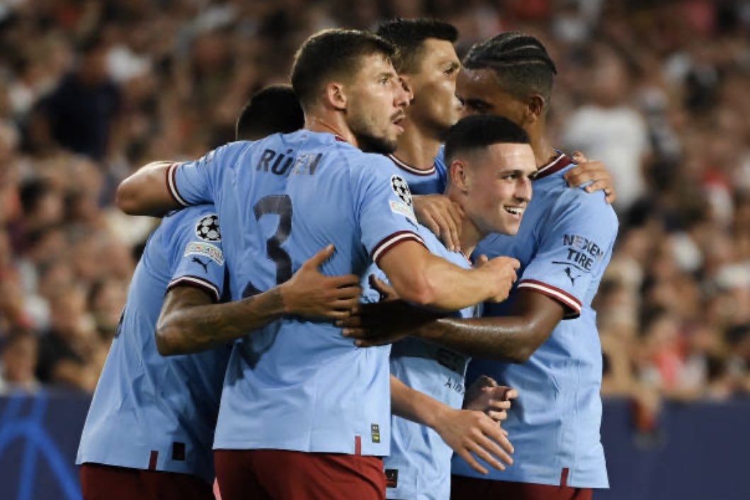 ManCityHistoire's tweet photo. 📸 #ENCEJOUR | 2022

#ManCity s’imposait largement sur le score de 4-0 au Ramón Sánchez Pizjuán contre le FC Séville en Champions League. https://t.co/LBt51jNHrE