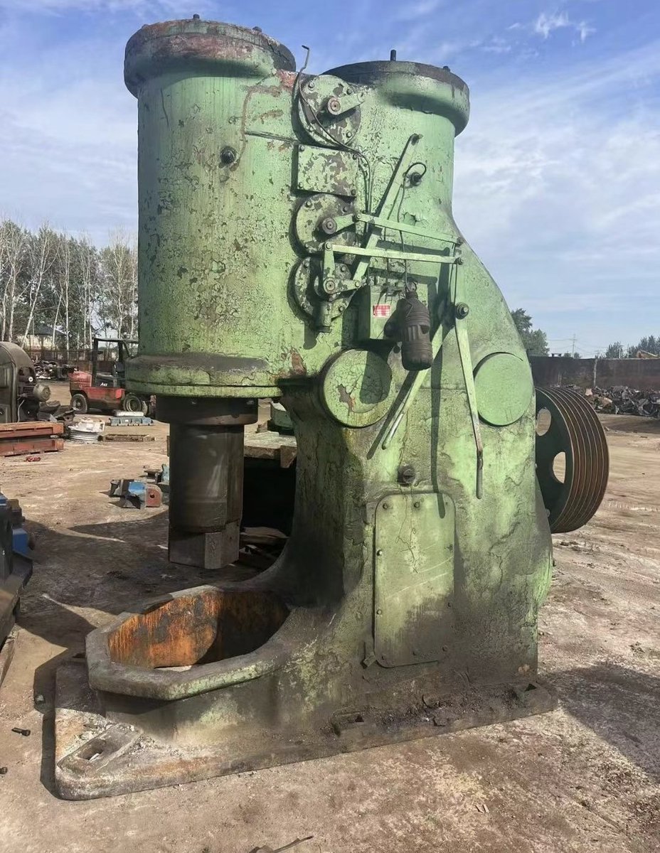 engplatform's tweet image. Forging hammer machine
#engplatform
#forging 
#forginghammer